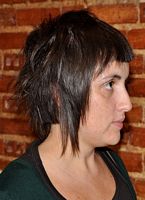 cieniowane fryzury krótkie - uczesanie damskie z włosów krótkich cieniowanych zdjęcie numer 41B